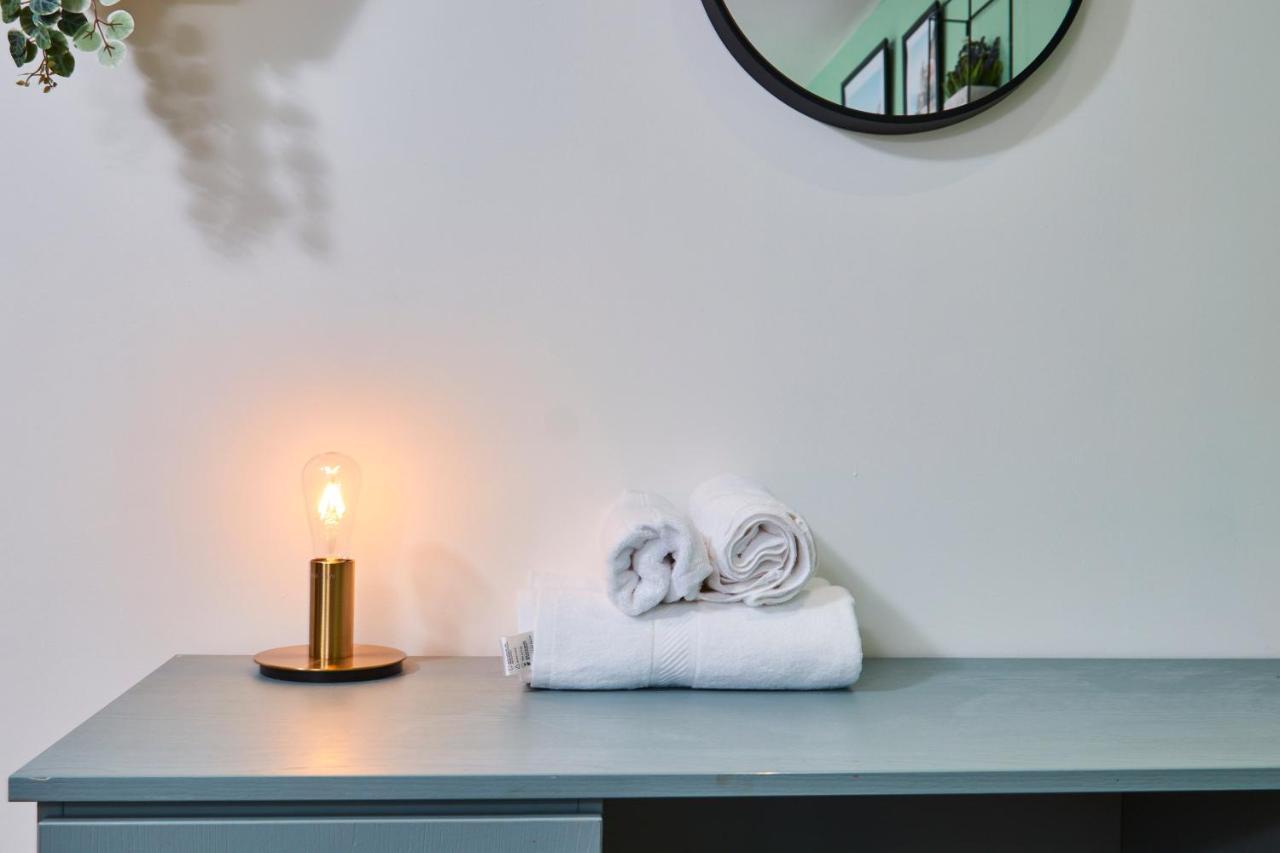 Stunning City Centre 3 Bed, 3 Bath - Sleeps 8! Lägenhet Leeds  Exteriör bild