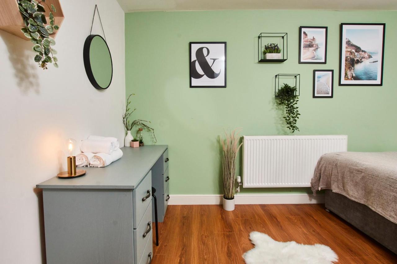 Stunning City Centre 3 Bed, 3 Bath - Sleeps 8! Lägenhet Leeds  Exteriör bild